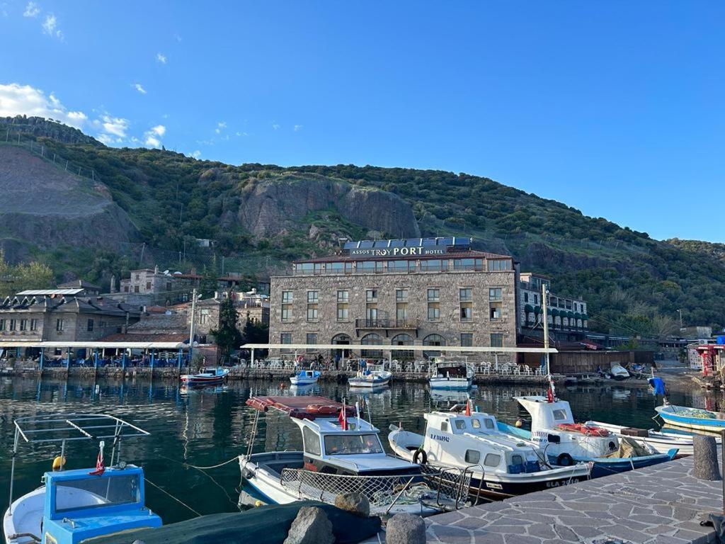 Assos Troy Port Hotel エクステリア 写真